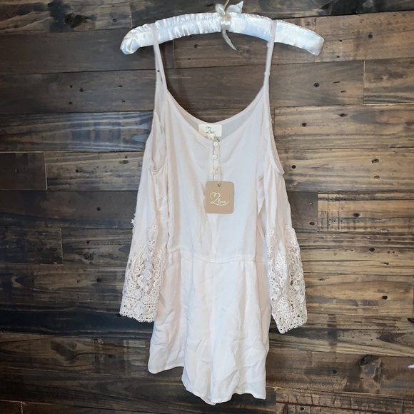 NWT Nude Romper with Lace Sleeves and Pockets - Picture 2 of 9
